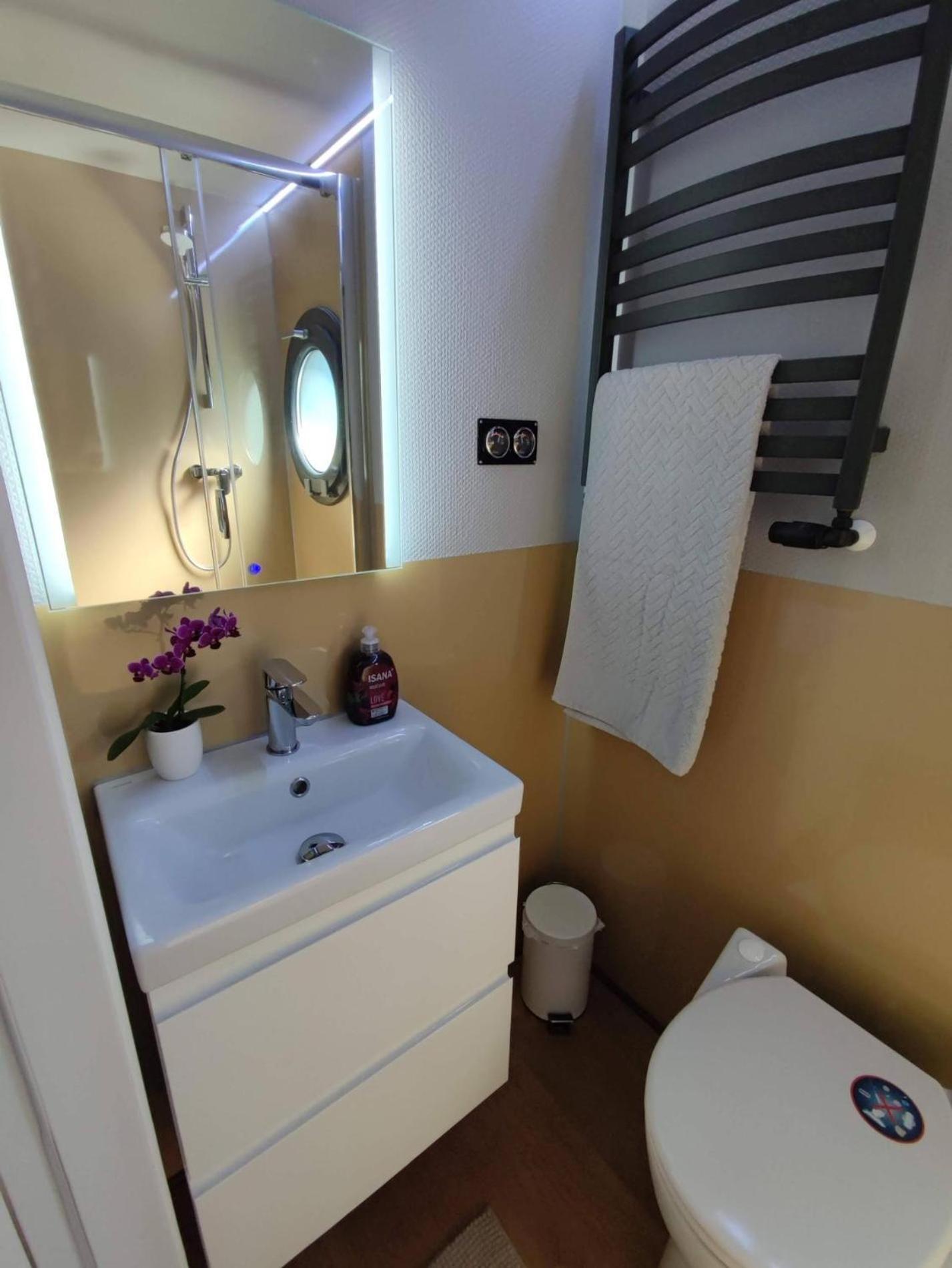 Wasserapartment Cityport - Schwimmende Ferienwohnung Werder  Extérieur photo