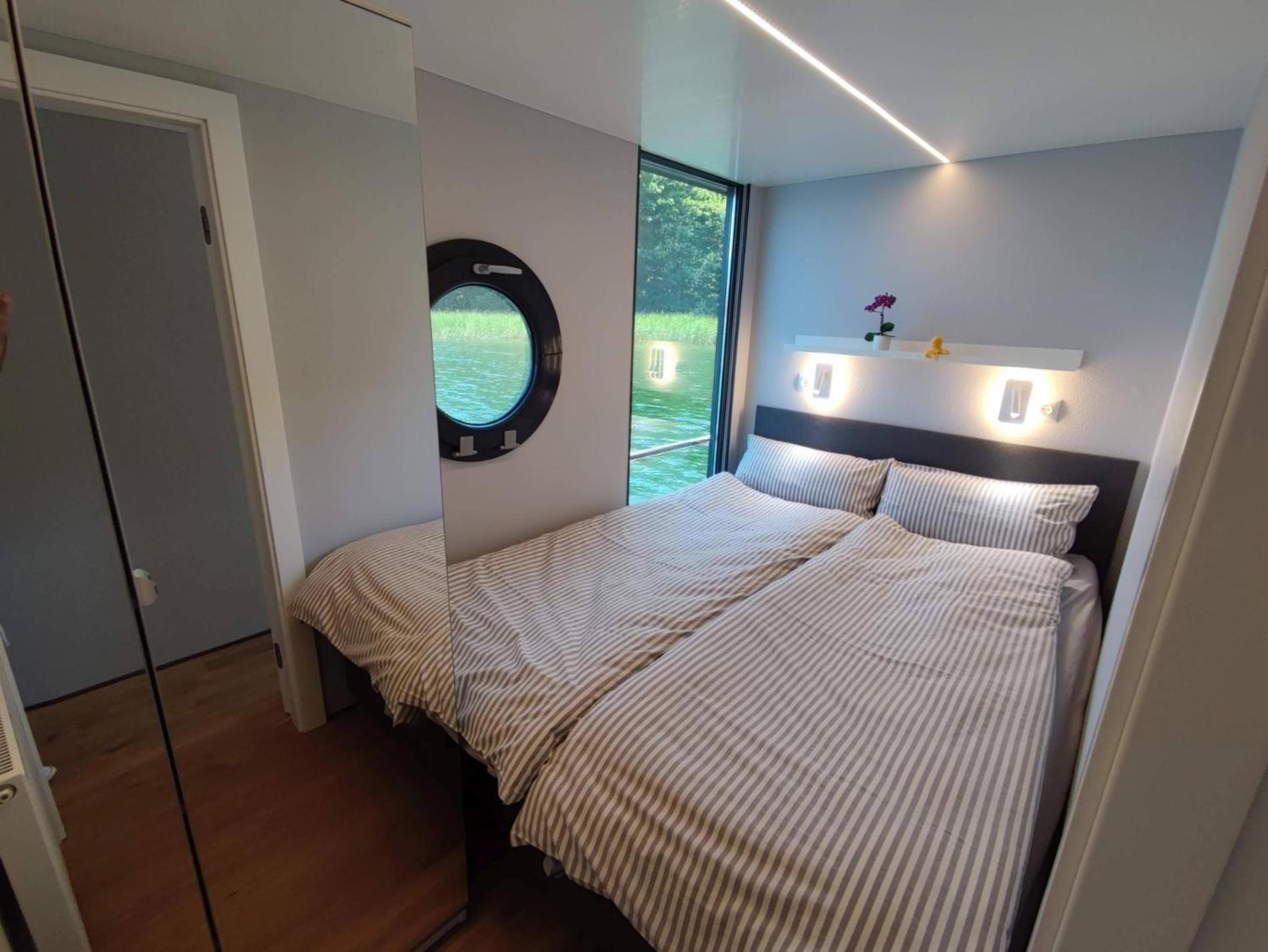 Wasserapartment Cityport - Schwimmende Ferienwohnung Werder  Extérieur photo