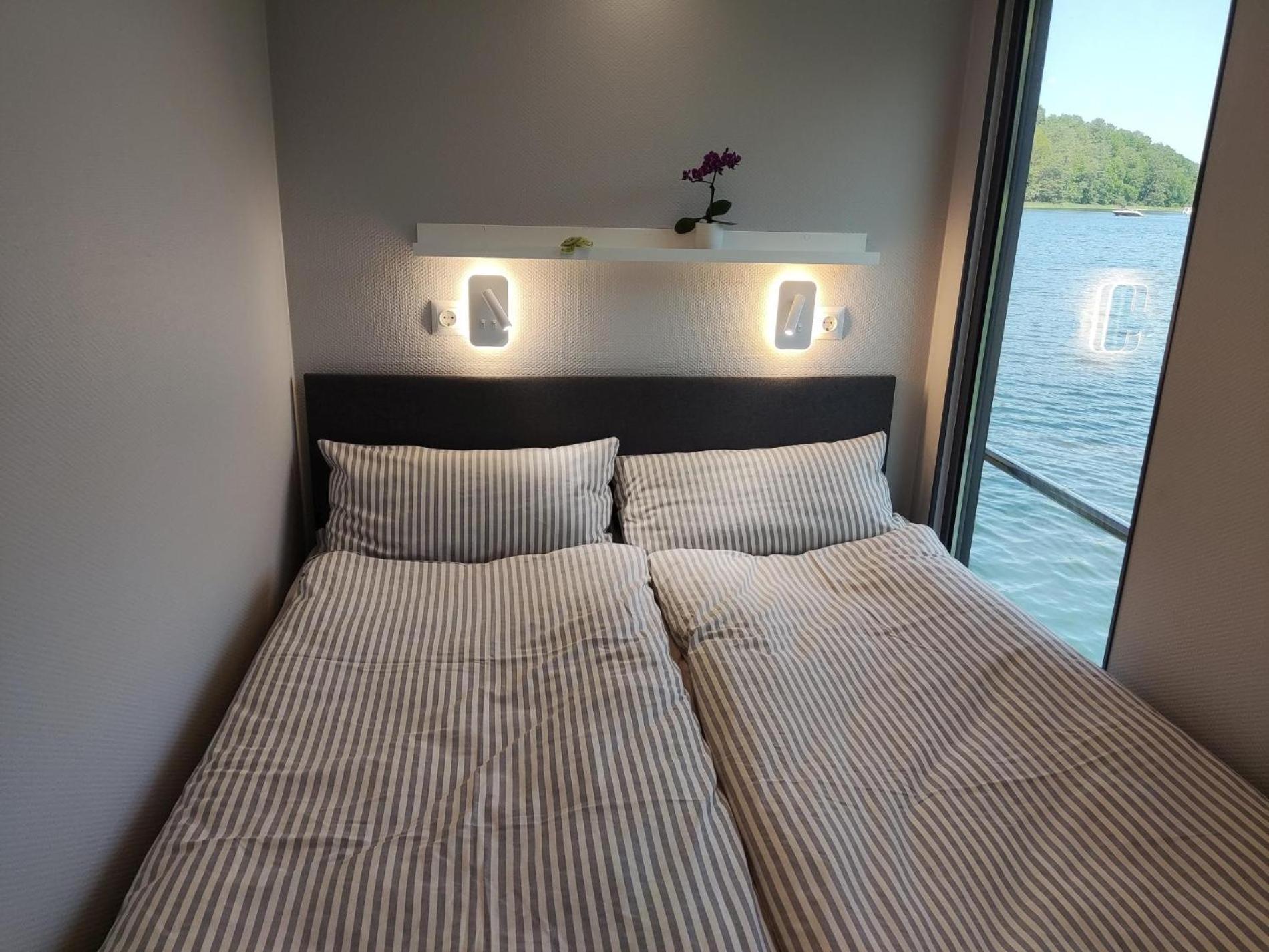Wasserapartment Cityport - Schwimmende Ferienwohnung Werder  Extérieur photo
